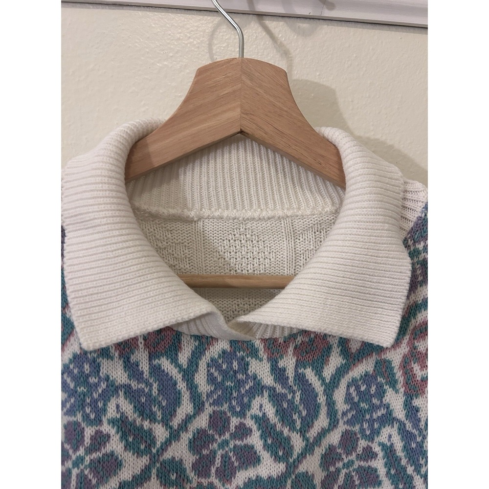 Vintage Collared White Sweater With Design Made In The USA‎ - Picture 4 of 11